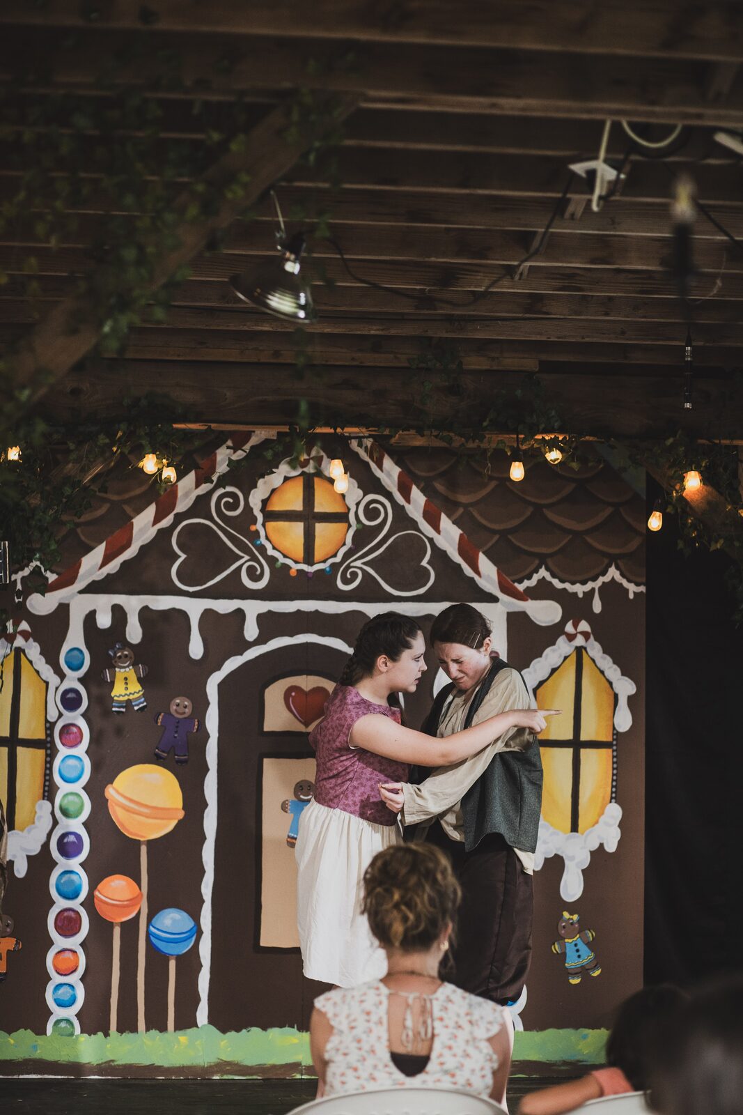 Hansel and Gretel drawn to the candy house